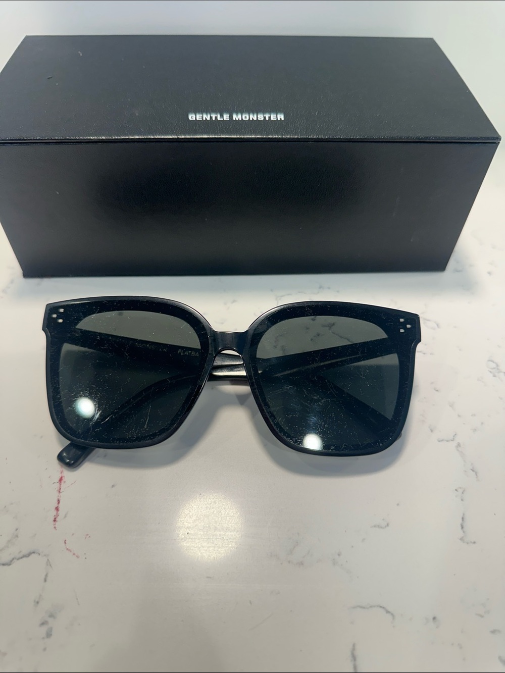 GENTLE MONSTER Black Cat-Eye Sunglasses - Picture 4 of 7